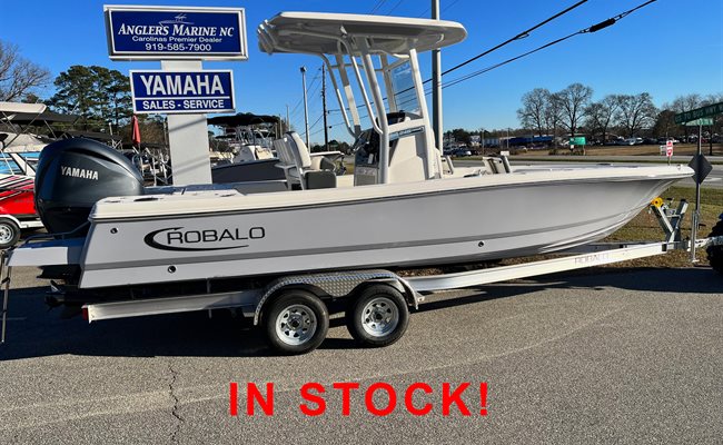 2024 Robalo 246 Cayman Solid Alloy
